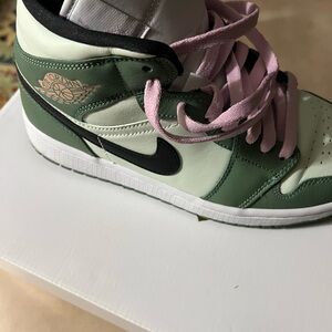 Nike Air Jordan Sneakers Green and Pink